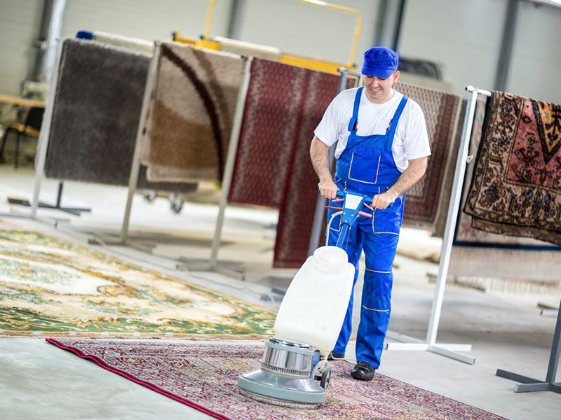  شستن فرش در موعد مقرر برای افزایش عمر فرش