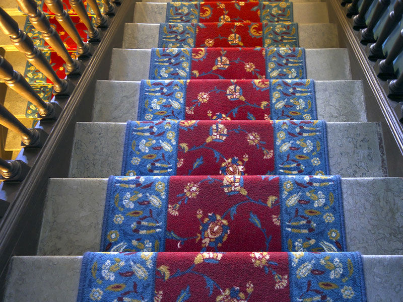 بهترین رنگ و طرح فرش برای راه پله